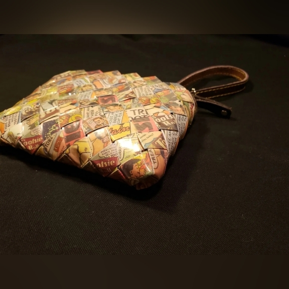 ♥️ NWOT Nahui Ollin For Tootsie Roll / Pop Owl Wrapper Clutch Purse Wristlet ♥️ - Picture 8 of 9